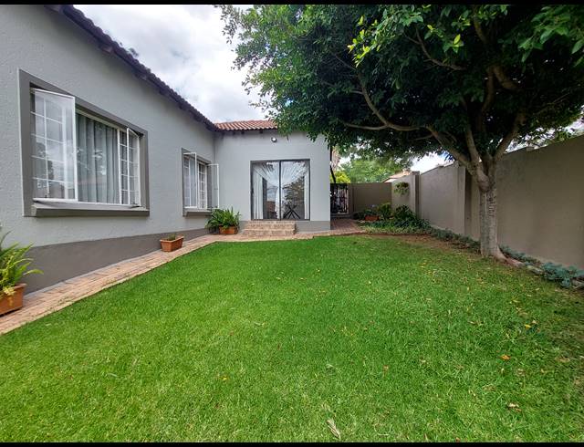 3 BEDROOM SECTIONAL TITLE RENTED IN NORTH RIDING
